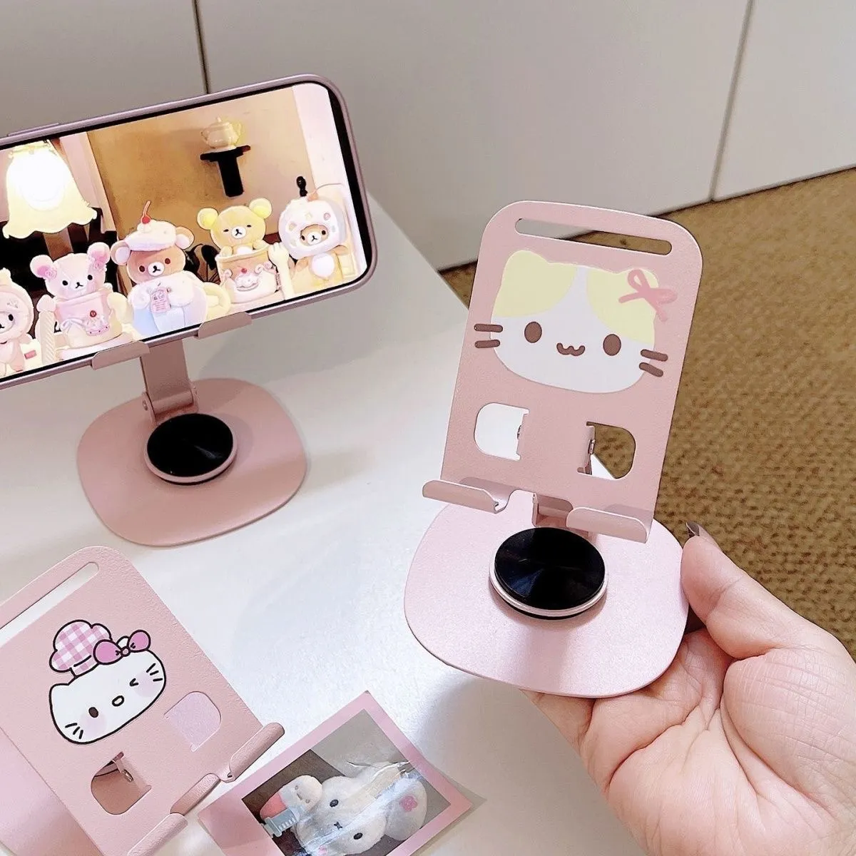 Kawaii Cute Cat Phone Stand with 360-Degree Rotation – Adjustable Desktop Holder for Hands-Free Viewing, Versatile Desk Stand for All Phones